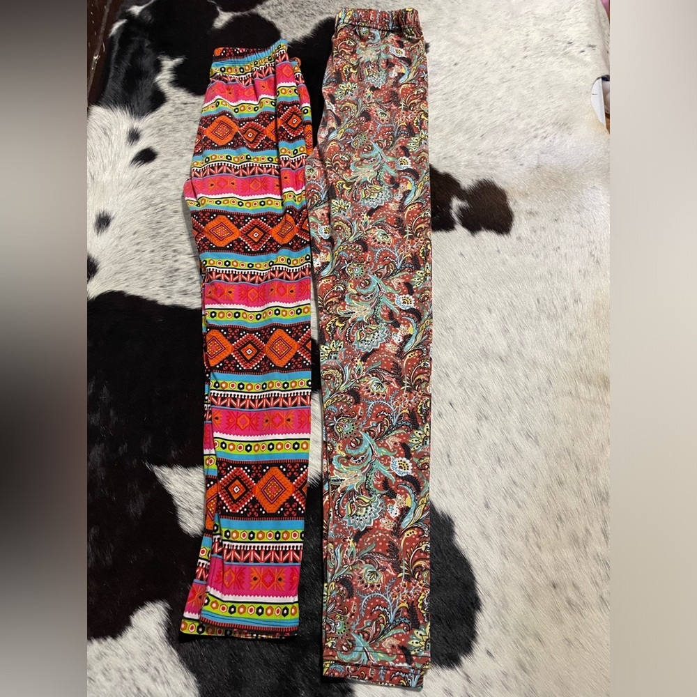 2 Pair of Womens small Leggings Floral Paisley Geometric"‎